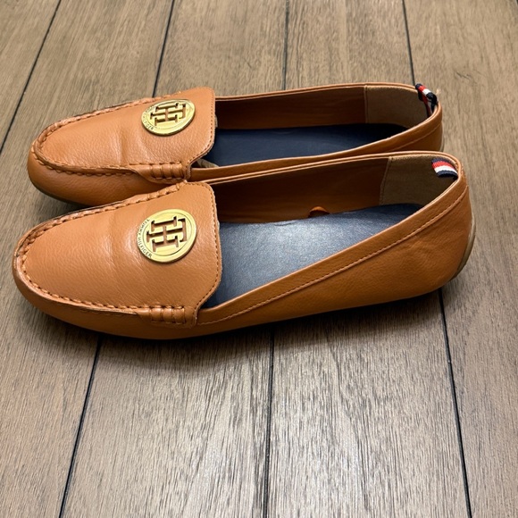 Tommy Hilfiger Women’s Brown Leather Loafers Flats Slip on Shoes Size 10M - Picture 4 of 12